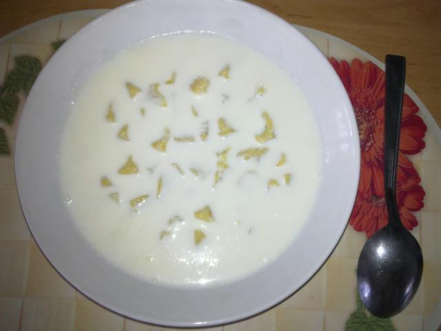 Jak ugotować zupę mleczną