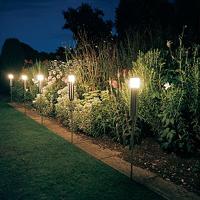 Jak oświetlić ogród